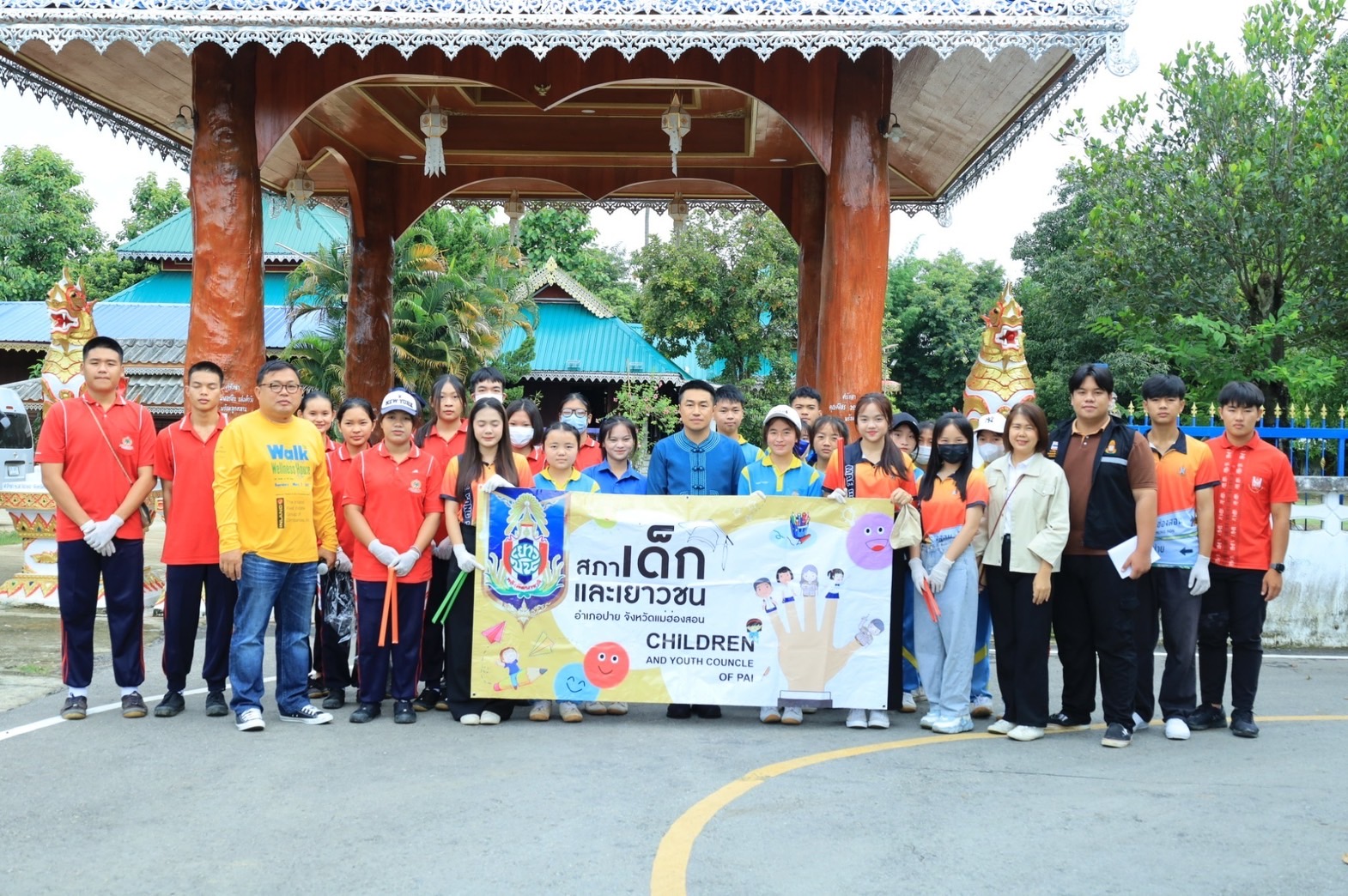 อำเภอปาย ขับเคลื่อนโครงการหน้าบ้าน น่ามอง แม่ฮ่องสอนเมืองแห่งความสุข           