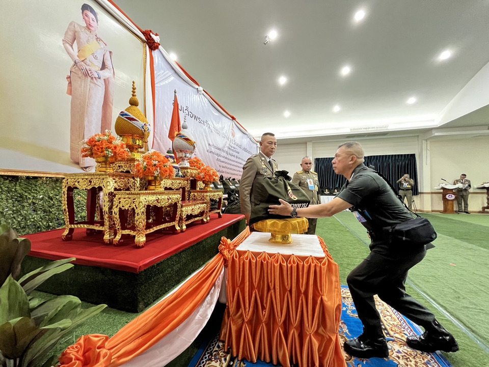 เจ้าฟ้าสิริวัณณวรีฯ พระราชทานถุงยังชีพแก่ตำรวจตระเวนชายแดน ที่ปฏิบัติหน้าที่ในพื้นที่ชายแดนไทยกัมพูชา 
