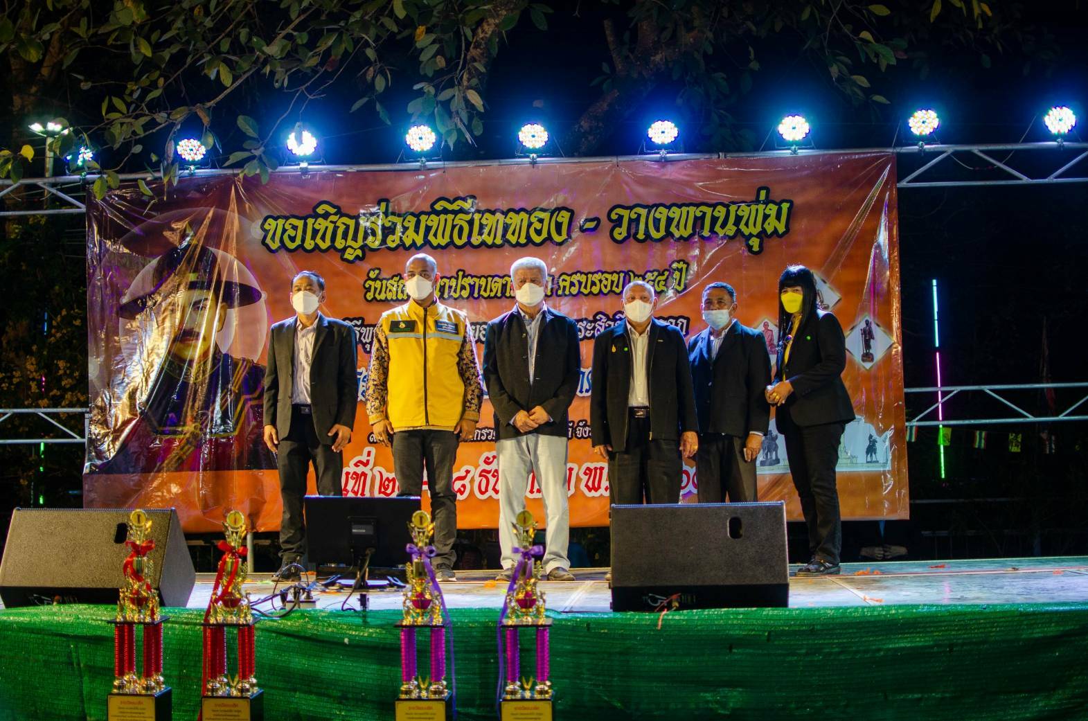  พิธีบวงสรวง เททองพระเจ้าตากสินมหาราช ชมมโหรสพประกวดร้องเพลงเทิดพระเกียรติ