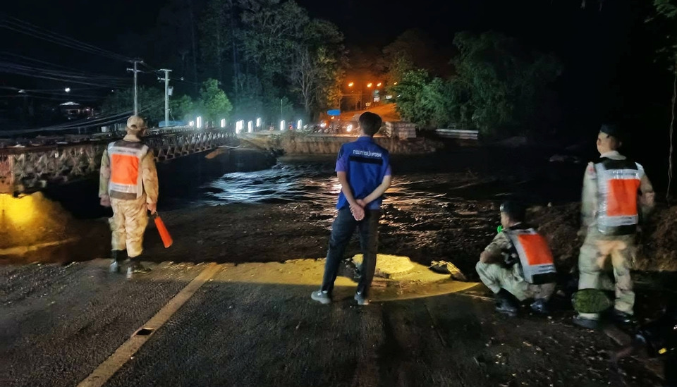 ด่วน! น้ำป่าซัดสะพานเบลีย์แม่ฮ่องสอนพัง รถใหญ่ผ่านไม่ได้ กระทบขนส่งสินค้า