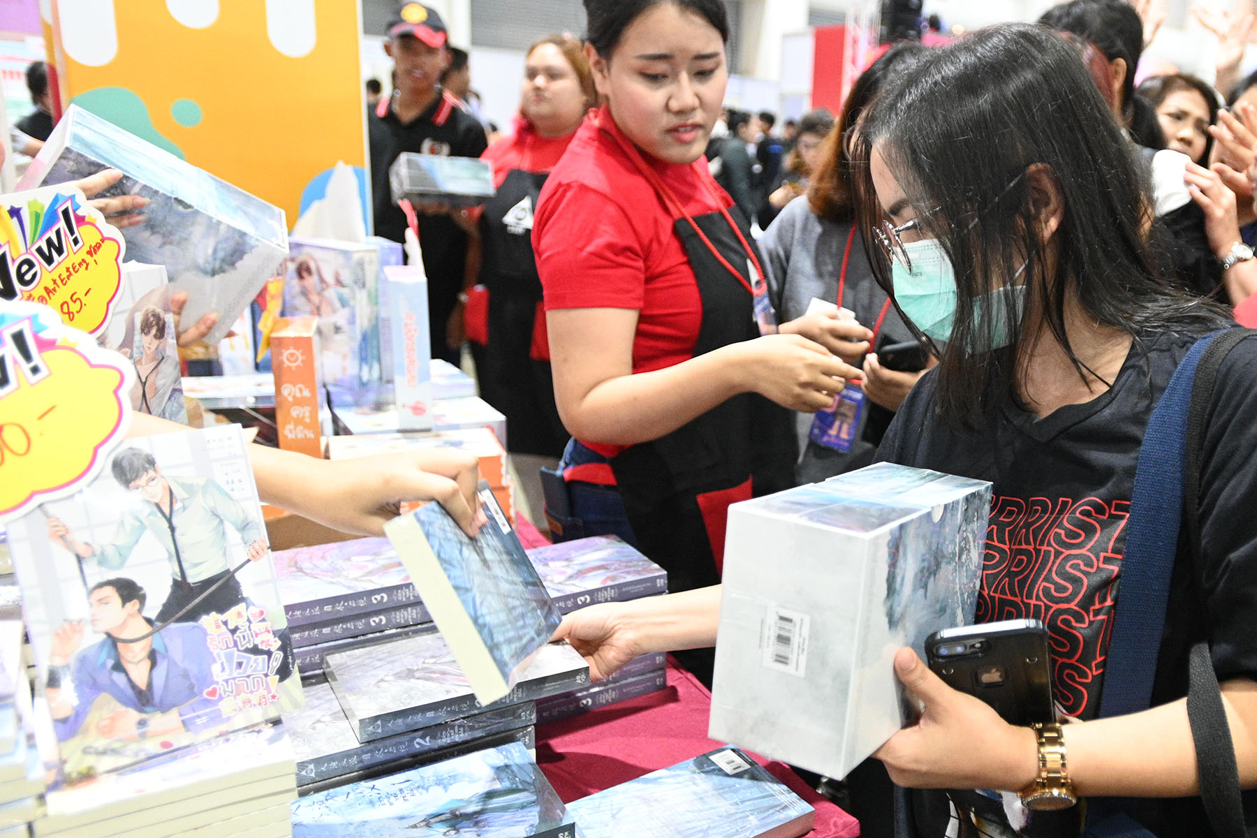 เช็คลิสต์  "5 อาวุธคู่กายนักอ่าน" พิชิตภารกิจเพิ่มกองดองงานหนังสือ
