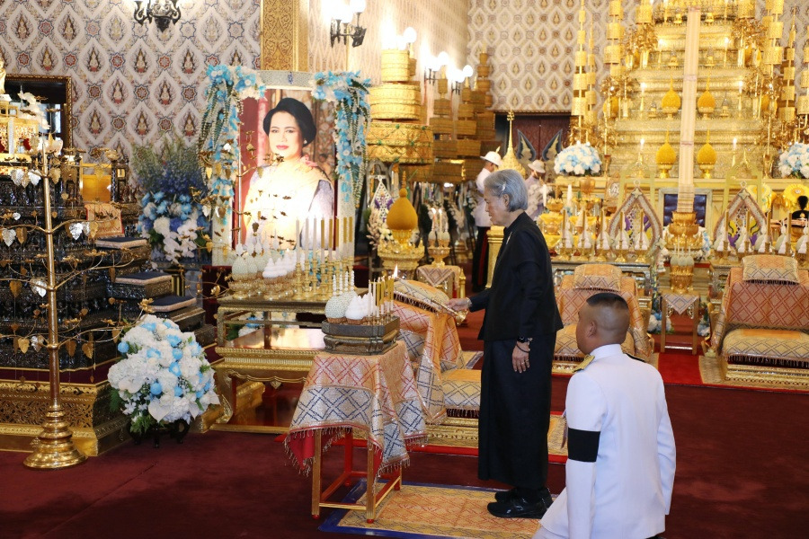 "กรมสมเด็จพระเทพรัตนราชสุดาฯ" เสด็จฯ ไปในการบำเพ็ญพระราชกุศลถวายพระบรมศพ "พระพันปีหลวง"