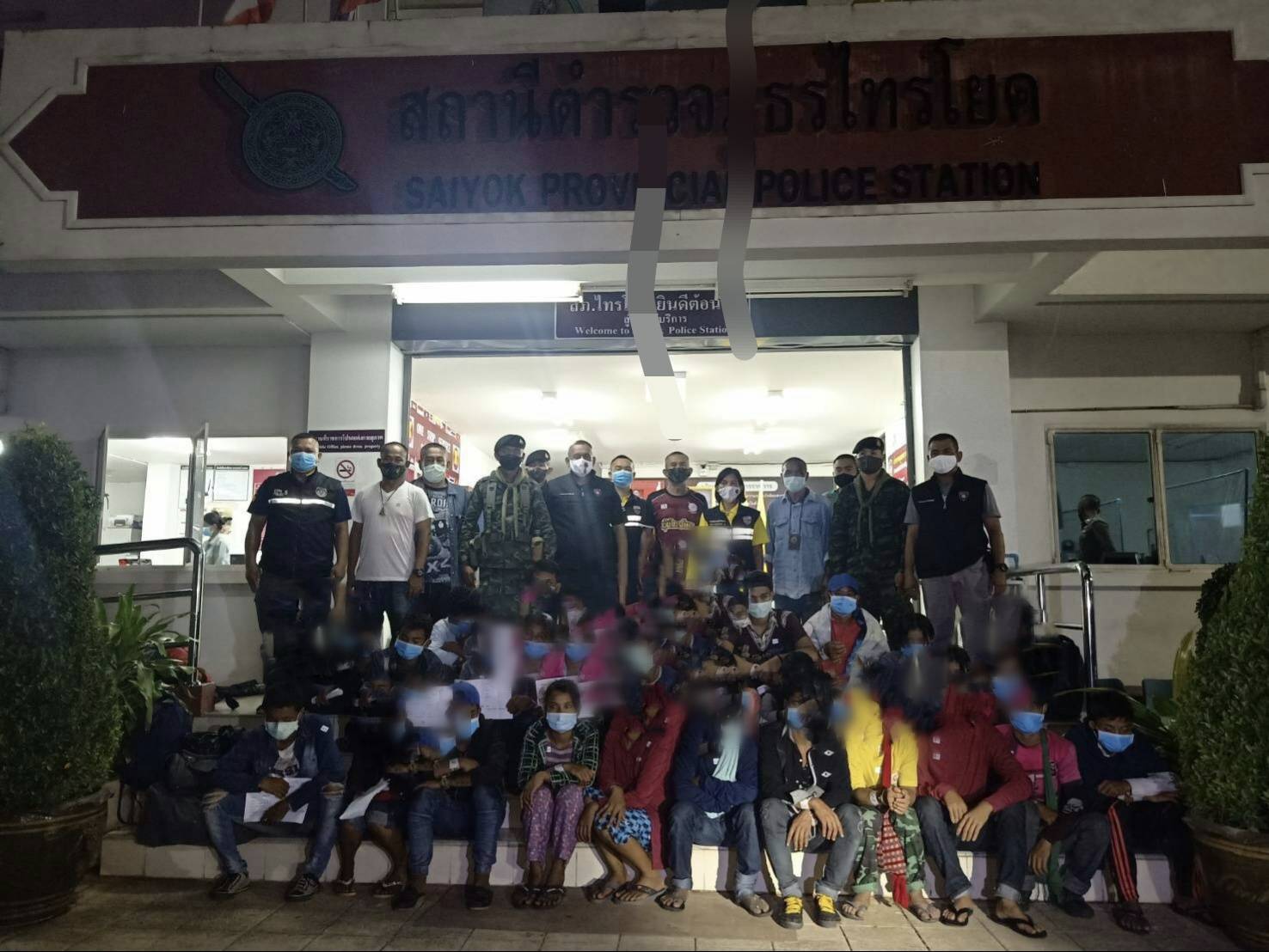 ตม.กาญจนบุรี คุมเข้มชายแดน สกัดจับรถขนแรงงานต่างด้าวลักลอบเข้าไทย 