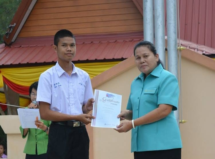 ระลึกถึง "ฮลุน โซโล่" โรงเรียนสมเด็จพิทยาคม เปิดแฟ้มผลงานผู้สร้างชื่อเสียงให้โรงเรียน พร้อมแต่งกลอนอาลัย 