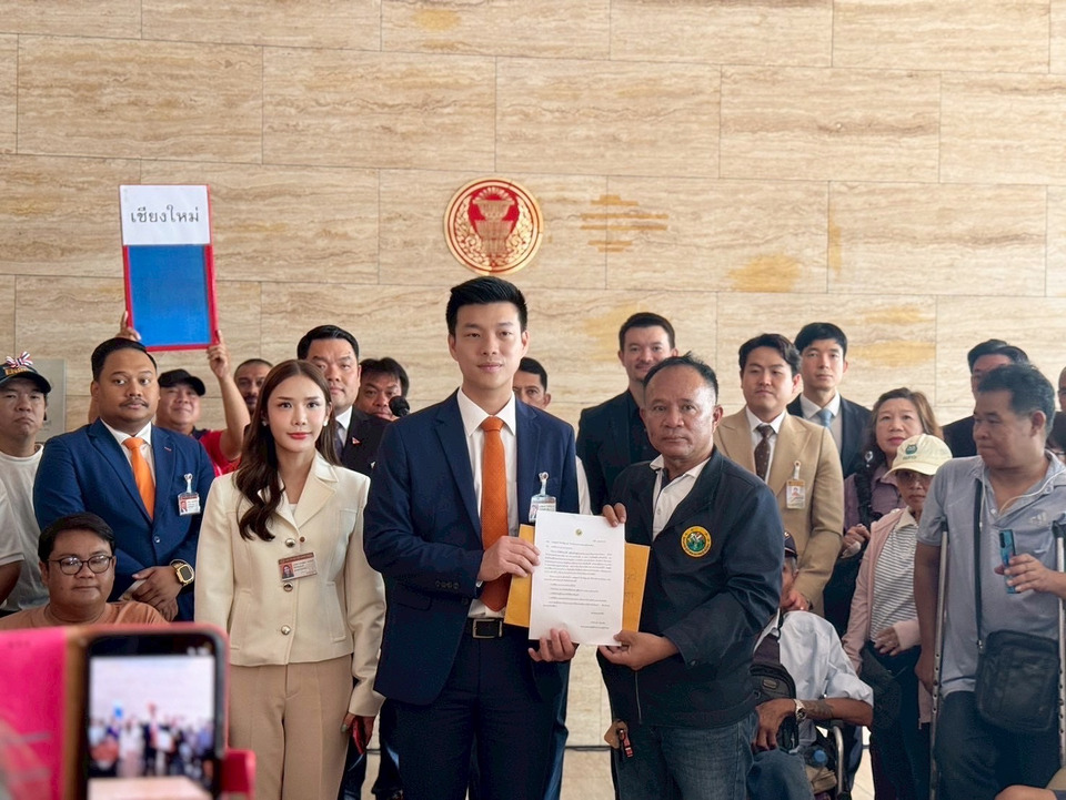 "กลุ่มผู้ค้าสลากรายย่อย" ร้อง "พรรคประชาชน" หลังได้รับผลกระทบ "กฎหมายสลากฯ ฉบับใหม่" ส่อเอื้อ "กลุ่มทุน-เอกชน" 