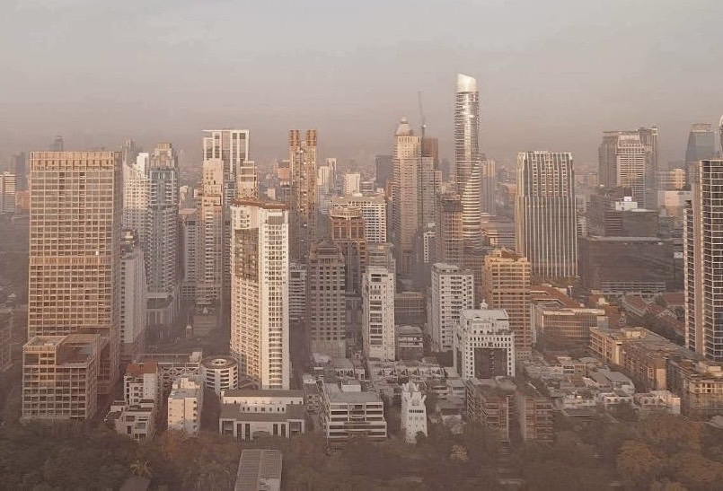 เช็กฝุ่น กทม. เช้านี้ PM2.5 สูงเกินมาตรฐาน 10 เขต เตือนเลี่ยงกิจกรรมกลางแจ้ง