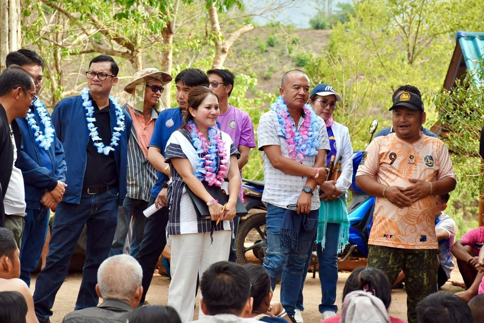 "นายกจอย" นำทีมบุกป่า ตะลุยน้ำ ขึ้นดอย พัฒนาเส้นทางคมนาคม หลังดินสไลด์ปิดถนนแม่สอง–ท่าสองยาง