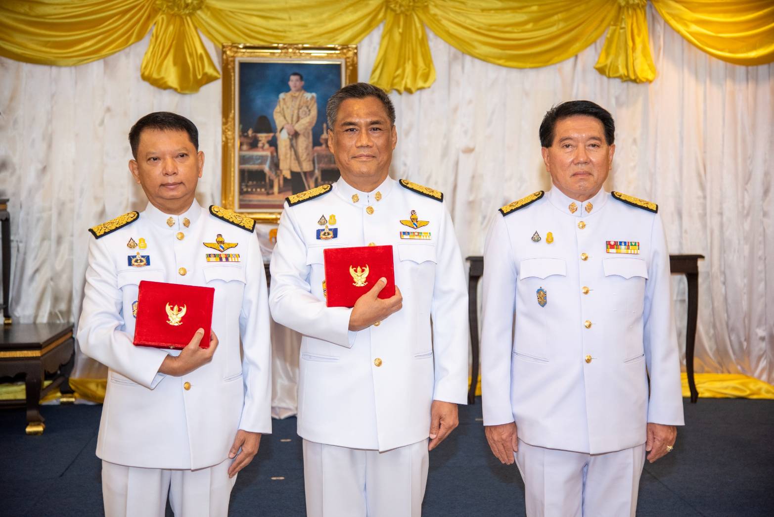   "ปธ.กกต."นำคณะร่วมพิธีรับพระราชทานเครื่องราชฯประจำปี 2563
