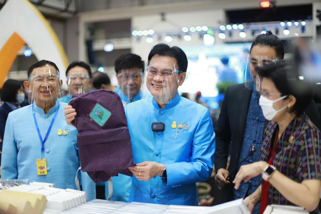 "จุรินทร์" ประกาศศักดา "คราฟต์ไทยใส่ดีไซน์" สืบสานงานศิลปาชีพ ส่งเสริมงานหัตถศิลป์ร่วมสมัย 