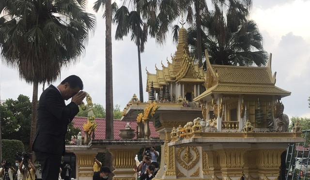 “เทวัญ” ไหว้ศาลพระภูมิ-ศาลตายาย อำลาตำแหน่งรมต.
