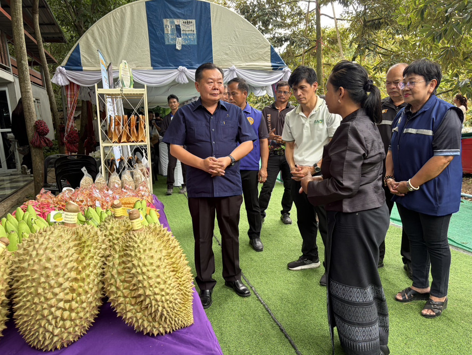 รองผู้ว่าฯ ศรีสะเกษ เปิดศูนย์เรียนรู้สวนยางพาราต้นแบบ หนุนเกษตรกรเพิ่มผลผลิต สร้างรายได้ยั่งยืน
