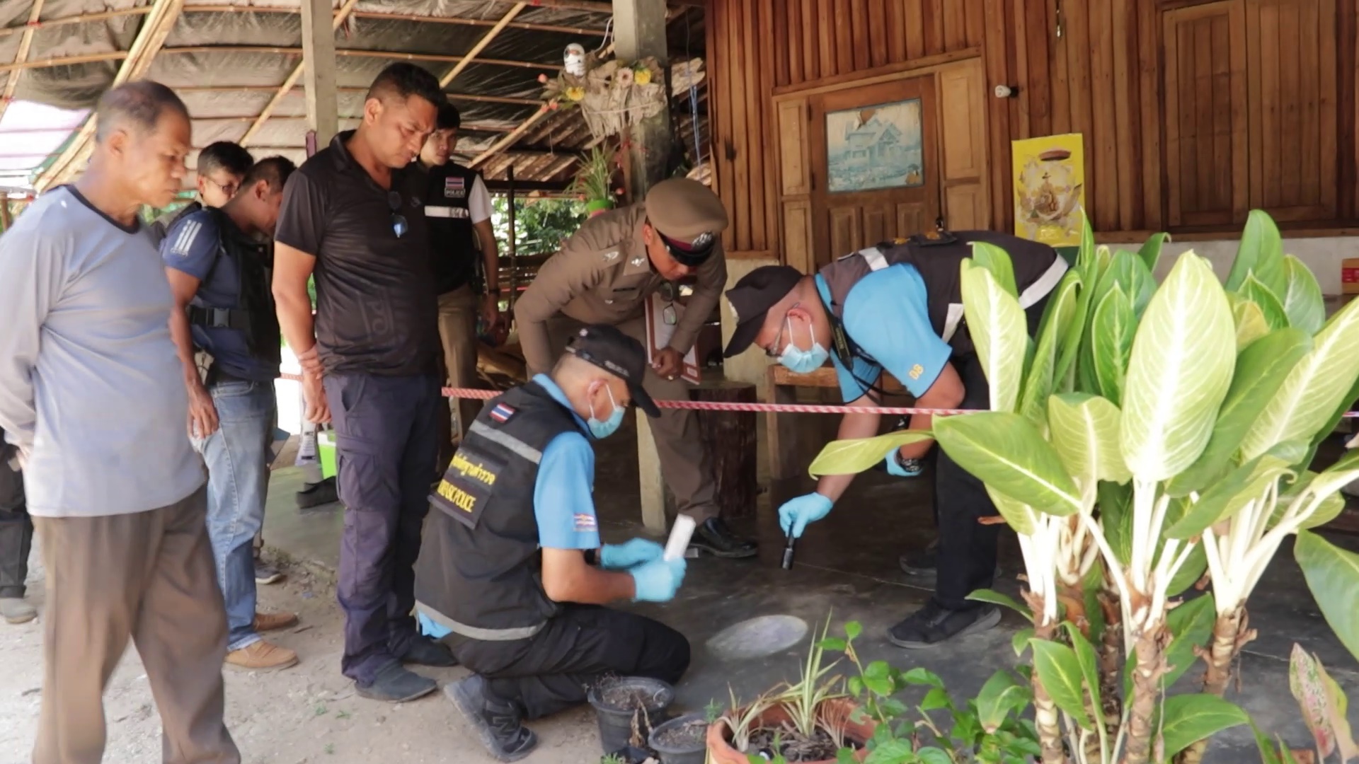 คนร้ายกระหน่ำยิงร่างพรุนหนุ่มชาวสวนทุเรียนดับคาบ้าน คาดปัญหาภายในครอบครัว