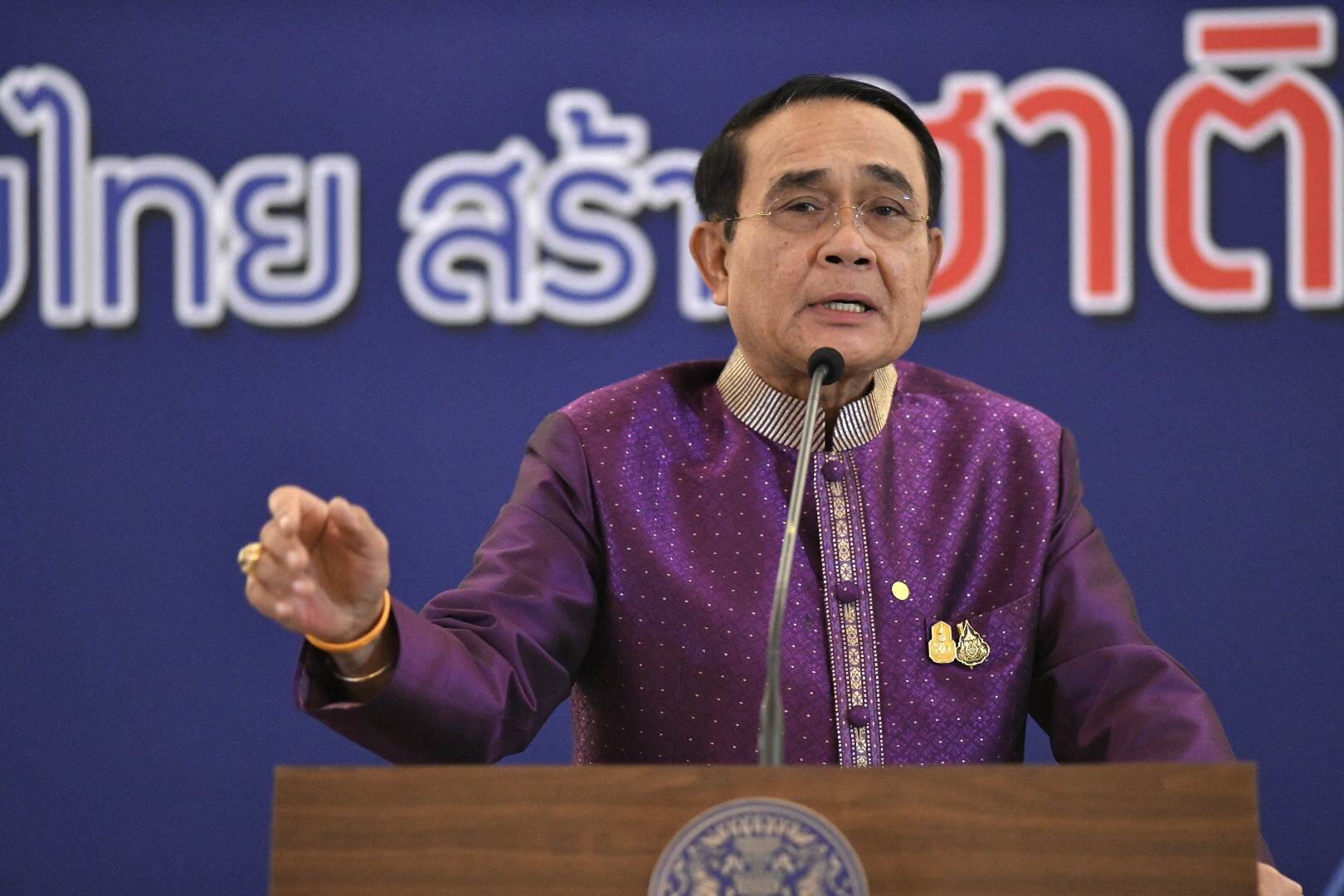 นายกฯ ขอสื่ออย่ากระพือข่าวไทยรับเมียนมาอพยพ ชี้เป็นเรื่องความมั่นคง ลั่นถ้าเดือดร้อนจริงไทยปฏิเสธไม่ได้ 
