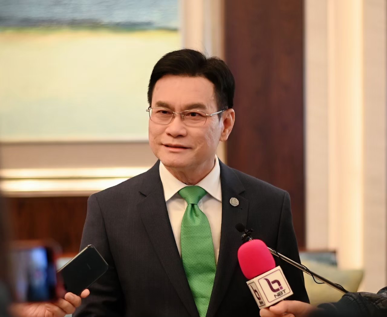 “จุรินทร์” ตอกรัฐบาลกู้ ธกส.มาแจกก๊อปปี้ "จำนำข้าว" เตือนอย่าทำผิดกฎหมาย จี้ขอแผนชำระหนี้ด้วย
