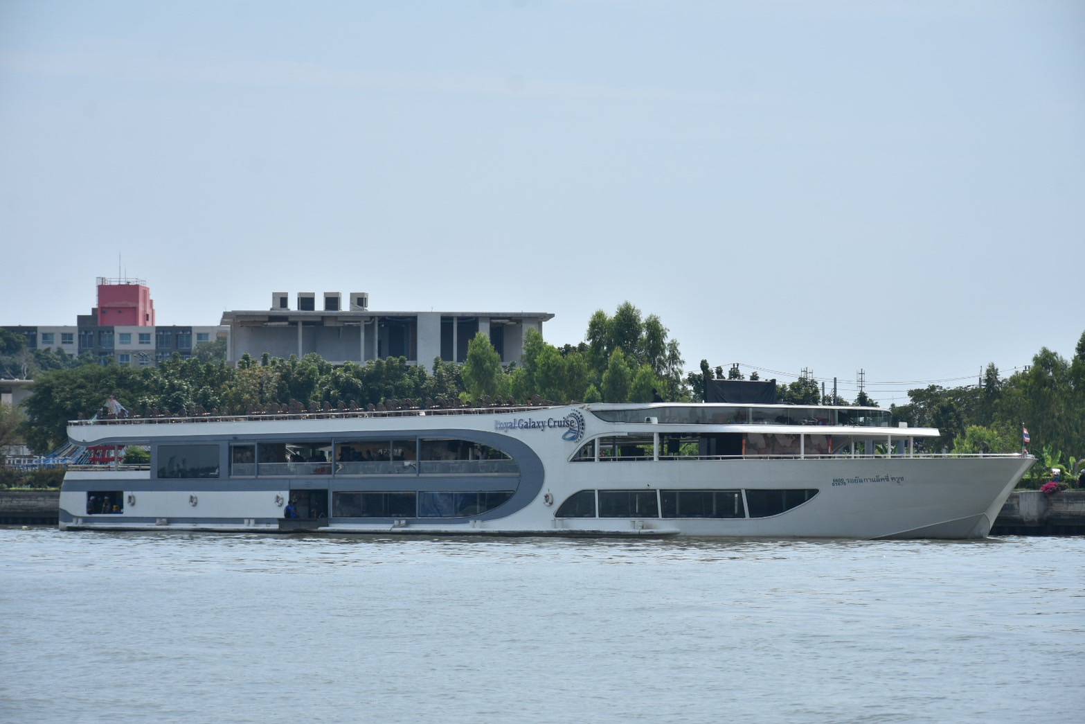 "มนพร" กำชับ "เจ้าท่า" ฟัน "เรือภัตตาคาร" ทิ้งขยะลงแม่น้ำเจ้าพระยา ดำเนินคดีสูงสุด-ระงับใบขับขี่เรือ
