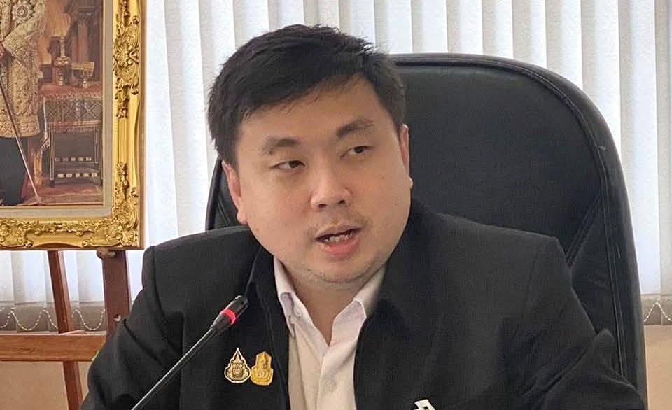 "สามารถ" ตั้ง 10 ข้อสังเกตทางกฎหมาย ปม iLaw ให้เงินพยานคดี สว. จับตาใบแต่งทนาย "อานนท์"