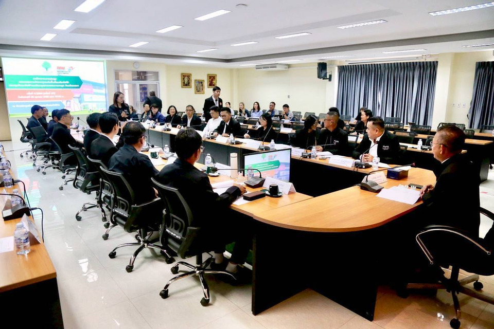 รองผู้ว่าฯ ระยอง ประชุมคกก.พัฒนาชุมชนรอบโรงไฟฟ้ามาบตาพุด เร่งขับเคลื่อนปี69