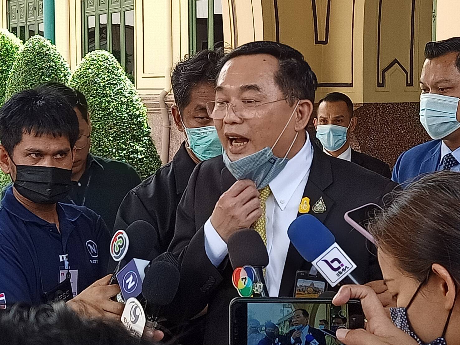   “อนุชา” อวย “จักรทิพย์” บอก คนที่เสนอตัวลงผู้ว่าฯ กทม. เป็นผู้กล้าที่อยากเห็นบ้านเมืองดี อุบ ชวนลงในนาม พปชร.หรือไม่