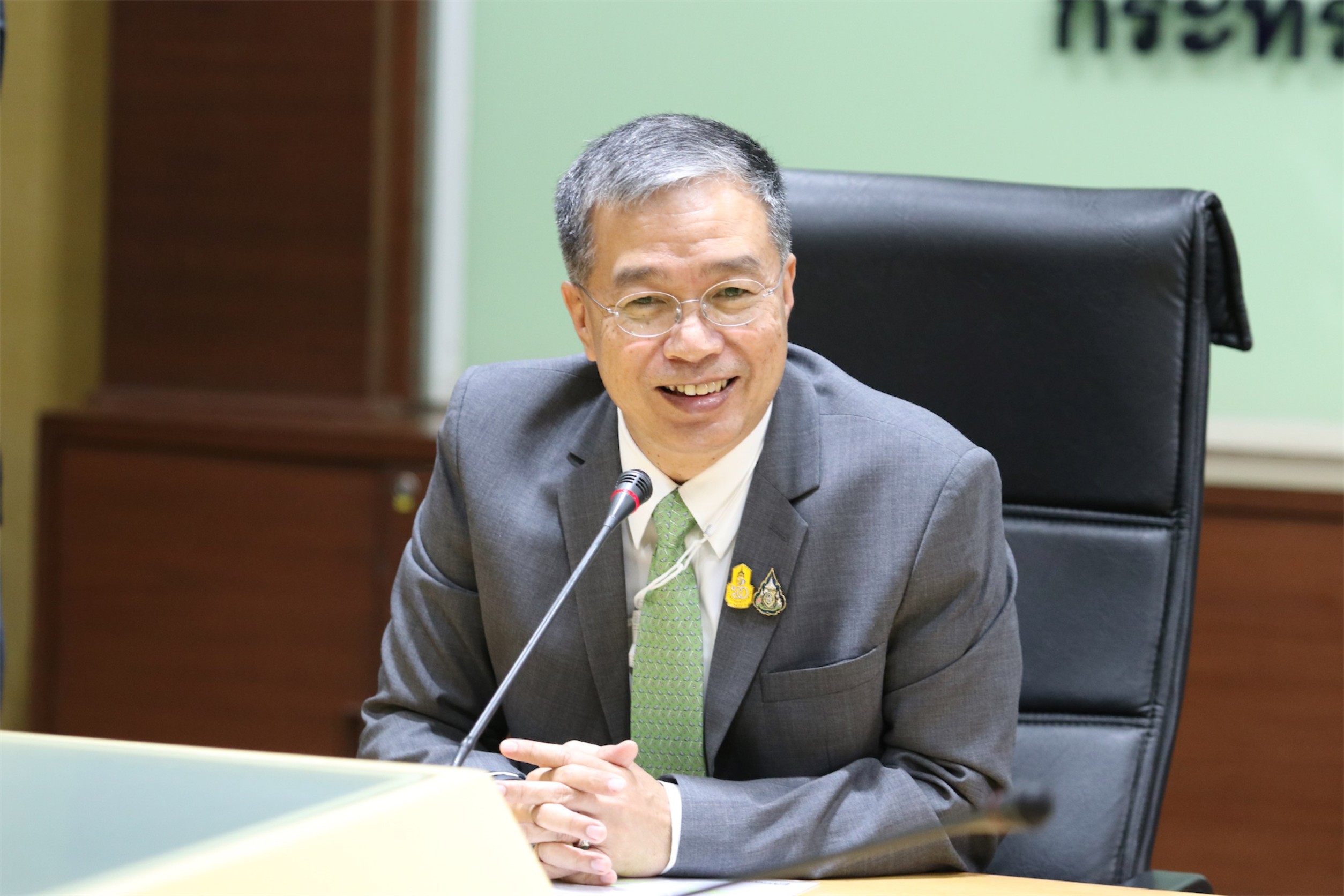 อธิบดีกรมการปกครอง ขับเคลื่อน “10 โครงการสำคัญ ประจำปี 2564” ชูโครงการอำเภอสร้างสุข เน้นย้ำทุกข์น้อยลง สุขมากขึ้น
