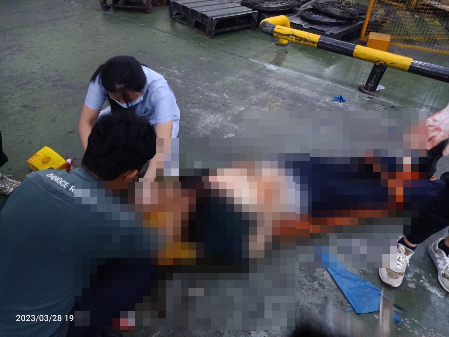 สยอง!!พนักงานถูกเครื่องขึ้นรูปยางหนีบหัวแบะ ในโรงงานผลิตล้อยางปลวกแดงระยอง 