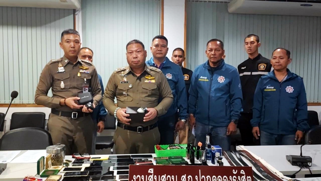 ผู้การฯปทุมธานี แถลงจับโจรขึ้นบ้าน พบประวัติติดคุกมา 24 ปีไม่เข็ด