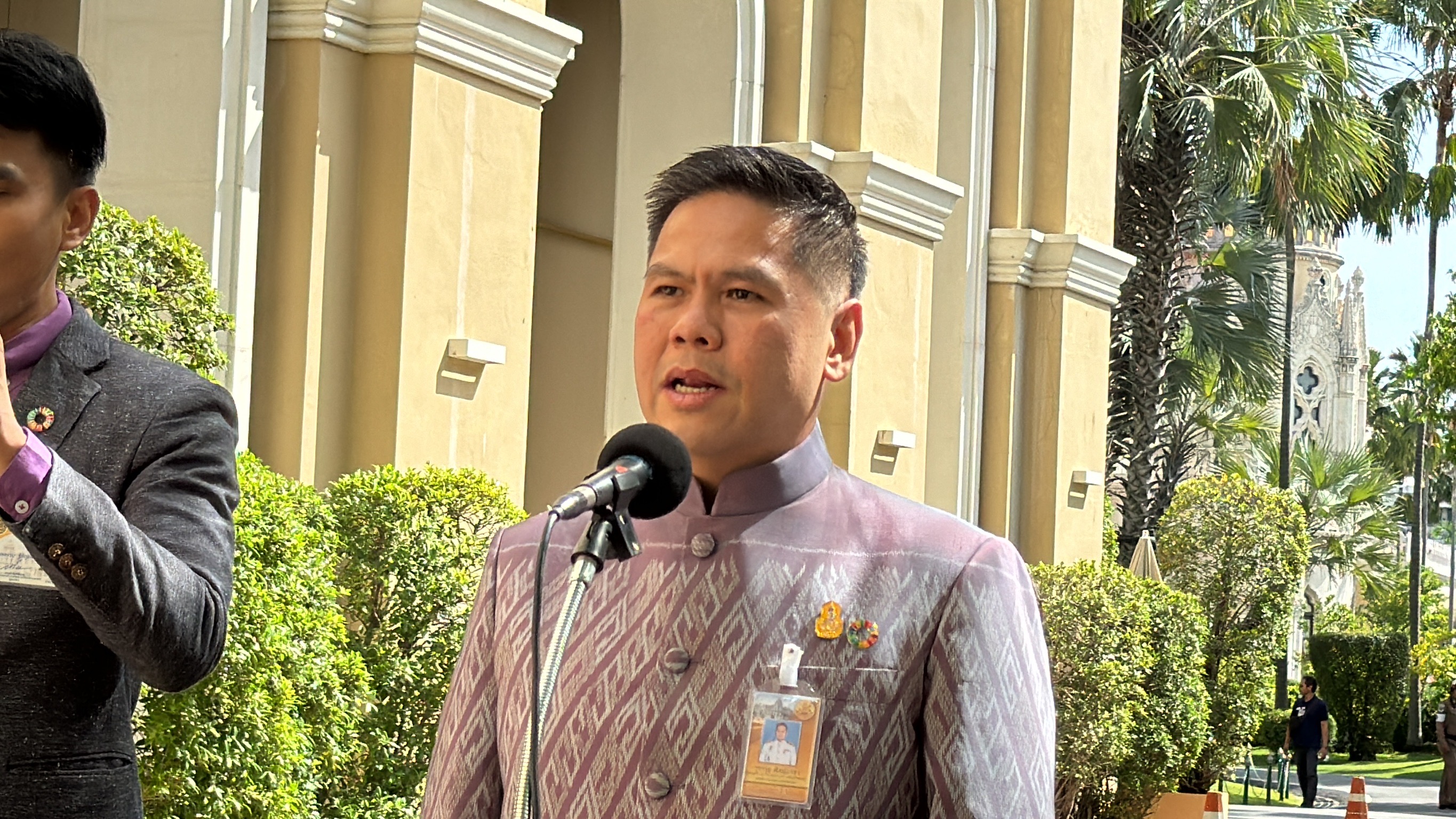 “รมว.พม.” หวังเย็นนี้จะได้ฉลอง “กม.สมรสเท่าเทียม” ที่ทำเนียบฯ แสดงให้โลกรู้ว่าไทยไม่ทิ้งคนกลุ่มใดไว้ข้างหลัง