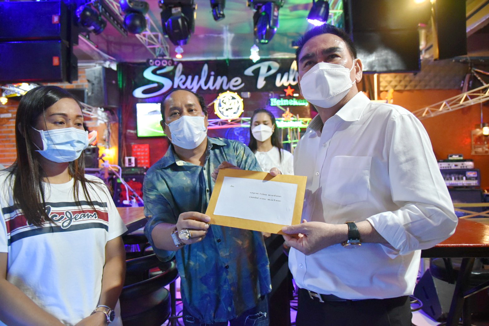  แจ้งผบช.ภ.9 จับตำรวจรีดส่วยสถานบันเทิงเมืองชายแดน อ.สะเดา  