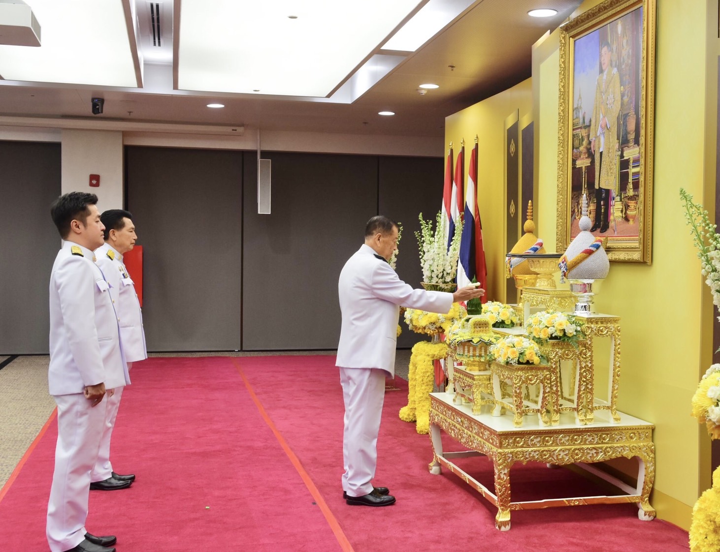 "วันนอร์" พร้อม "ปดิพัทธ์-พิเชษฐ์" รับพระบรมราชโองการโปรดเกล้าฯ แต่งตั้งประธาน-รองประธานสภาแล้ว