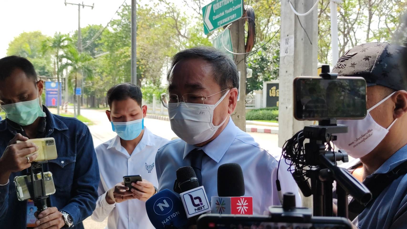 "ทนายกฤษฎางค์” เผยรอลุ้น "เพนกวิน" ประกันตัวเย็นนี้ 