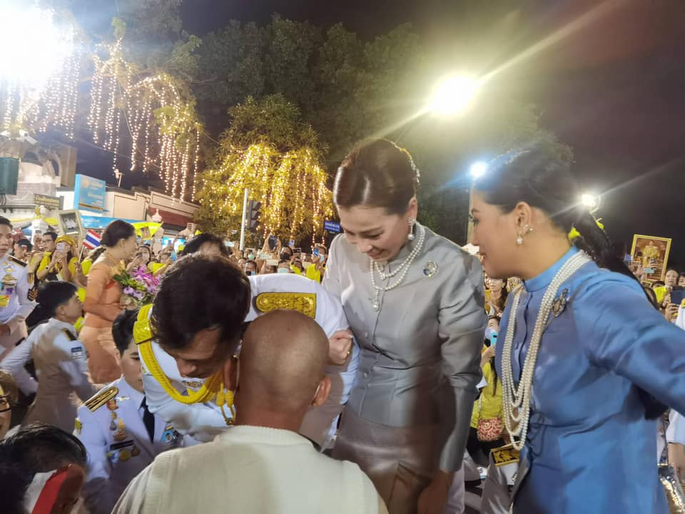 ในหลวงตรัสกับพุทธะอิสระ ทรงห่วงใยพสกนิกรทุกหมู่เหล่า ปรารถนาให้คนไทยอยู่ร่วมกันอย่างรู้รักสามัคคี 