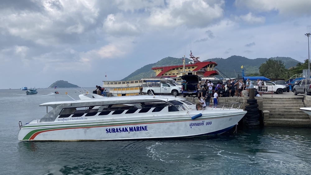 สุราษฎร์คลื่นลมแรงปรับเที่ยวเรือข้ามเกาะ ผู้ว่าฯสั่งพร้อมช่วยเหลือประชาชนปลอดภัย