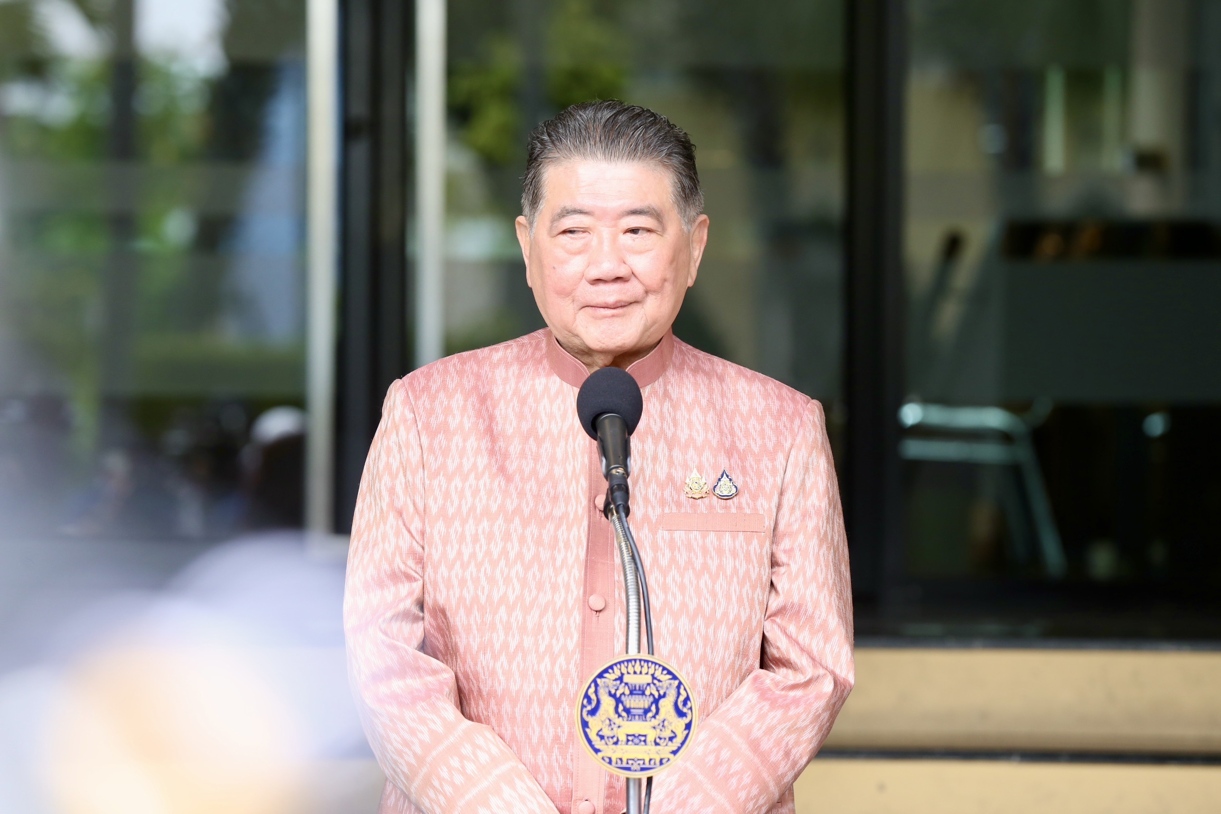 "ภูมิธรรม" เชื่อมือ "บิ๊กเล็ก" นั่งรักษาการ "รมว.กลาโหม" ฉลุย ปัดตอบเปิดตำแหน่งรอ "บิ๊กแก้ว" 