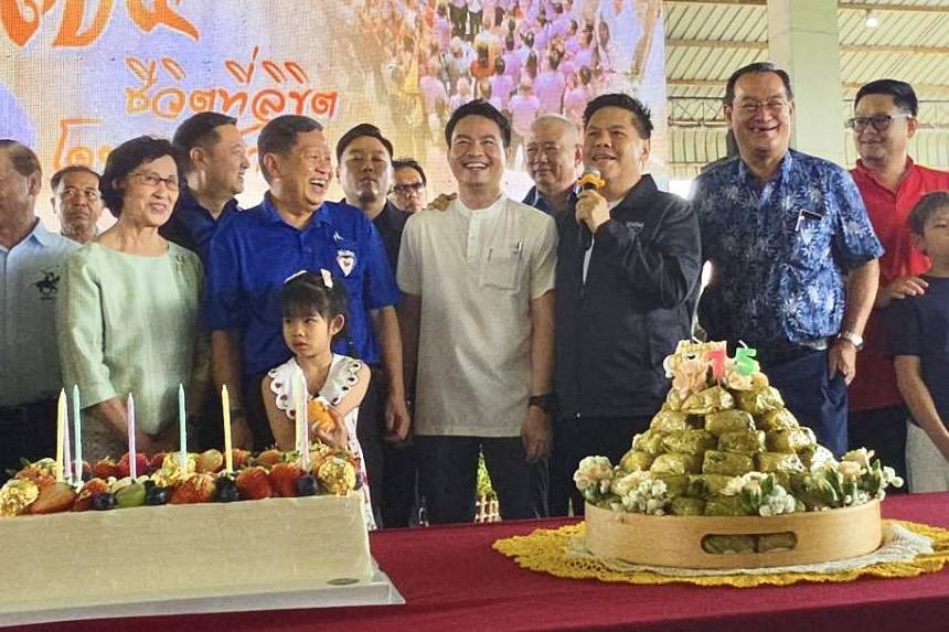 “วราวุธ” นำทีมอวยพร “เฮียตือ” ครบ 75 ปี ครอบครัวปริศนานันทกุลอบอุ่น ยก “ศิลปอาชา” ลมใต้ปีก