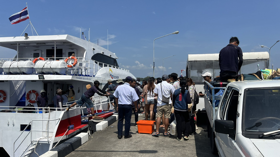 ท่องเที่ยวตราดฟื้นแรง! นักท่องเที่ยวพุ่ง 80% คาดเงินสะพัดทะลุ 2 พันล้าน เกาะช้างนำโด่ง 