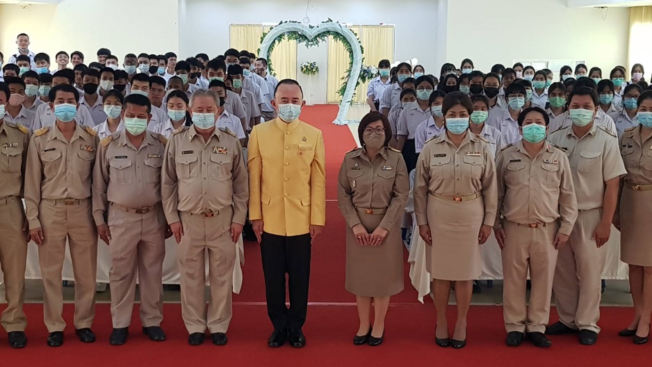 "ม.ล.ปนัดดา" พบปะนักเรียนโรงเรียนพระปฐมวิทยาลัย