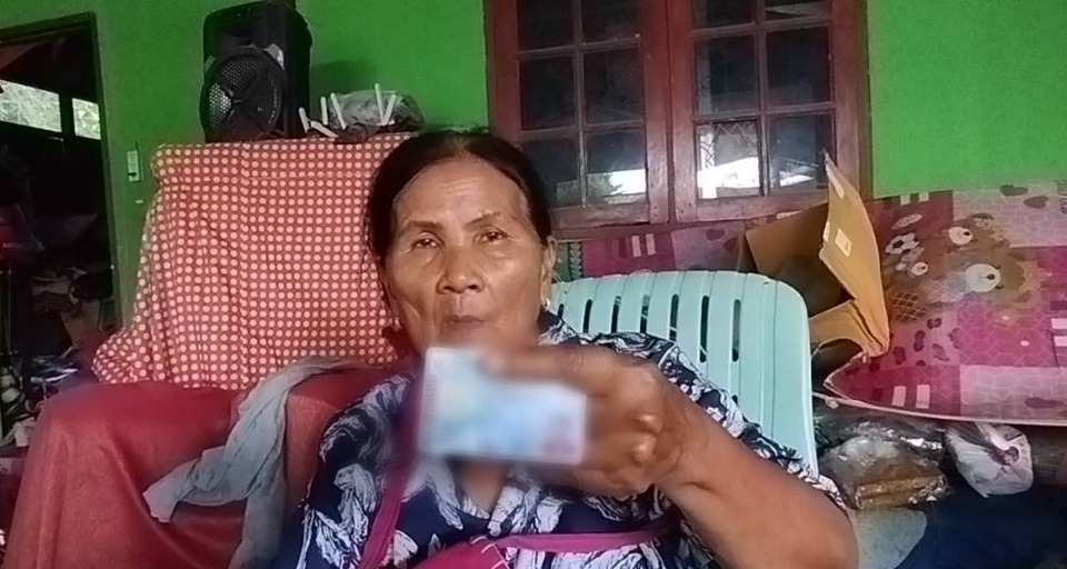 ยายวัย 68 ร้องไม่ได้รับเบี้ยผู้สูงอายุ เหตุอายุในบัตร ปชช.58 ปี คาดแจ้งเกิดล่าช้า อำเภอเร่งตรวจสอบ