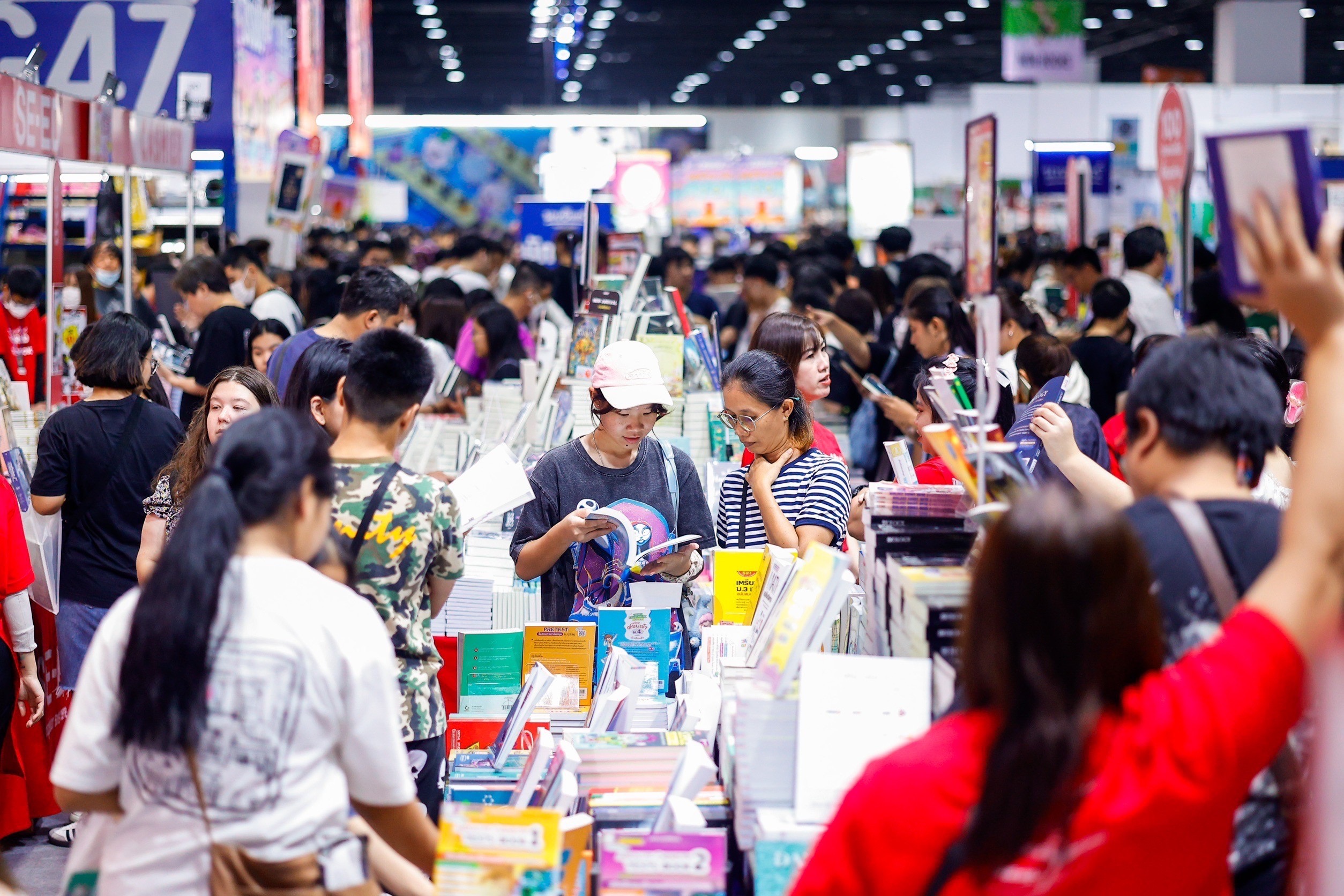 งานมหกรรมหนังสือฯวันเดียว! คนทะลักกว่า 1.7 แสนคน คาดเงินสะพัดกว่า 100 ล.  Interactive Book สร้างประสบการณ์ใหม่ให้นักอ่าน