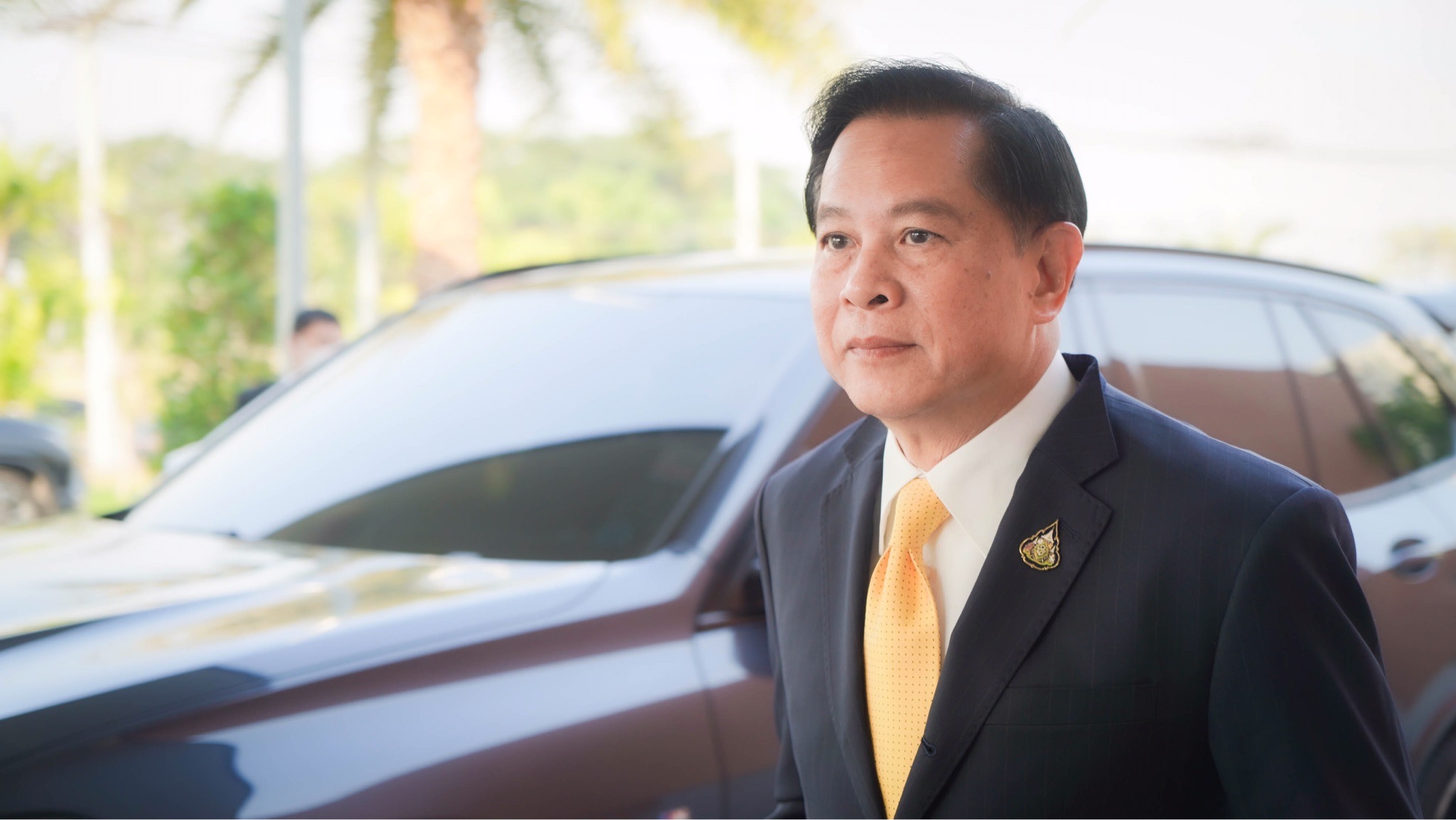 "พีระพันธุ์" ขออย่าโยงการเมือง ปม "นายกอบต." ยื่นขอขึ้นเงินเดือน เผยแค่ตามเรื่องให้