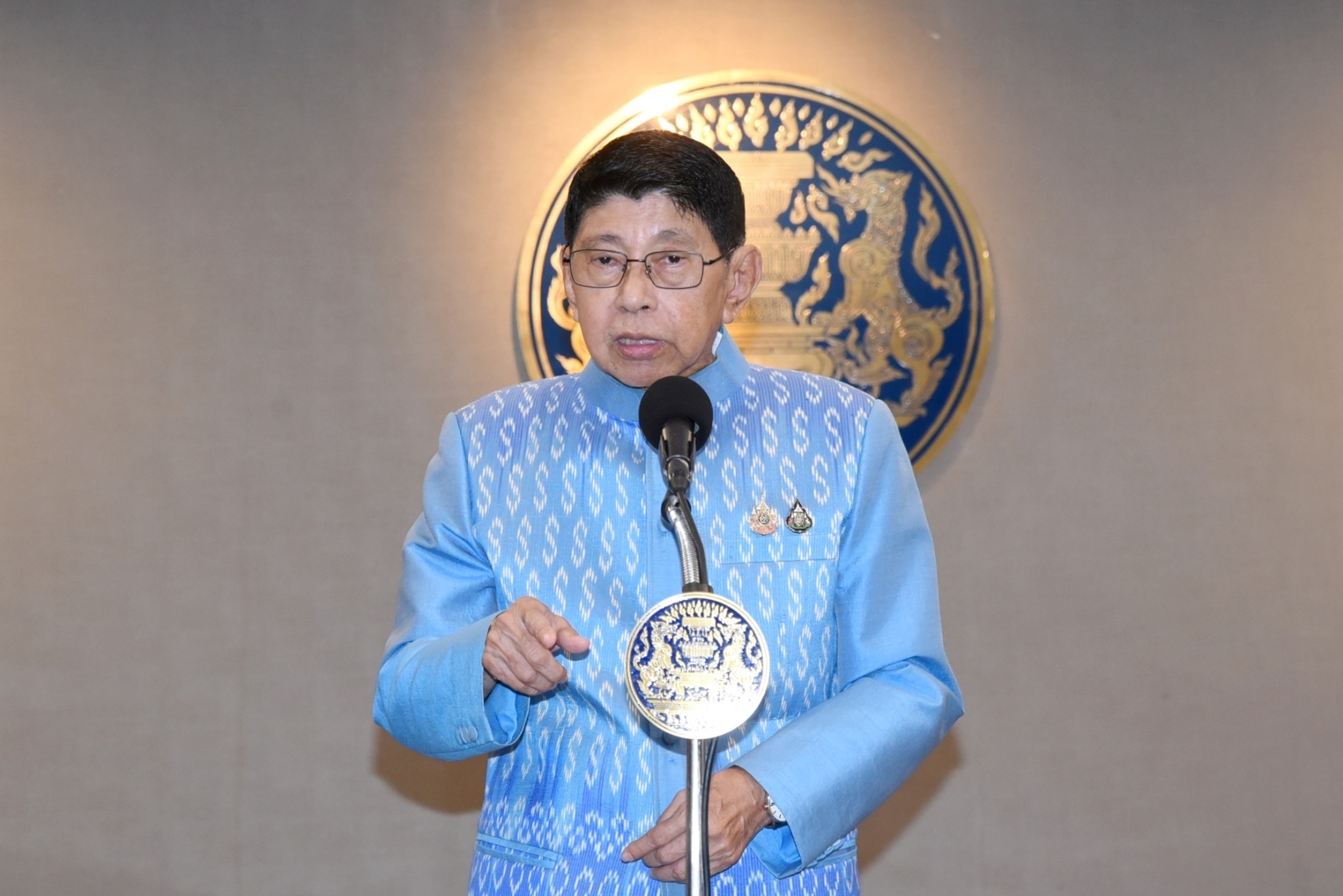 “วิษณุ” ชี้ พท. แก้ร่างกฎหมายกลาโหมให้ ครม. โยกย้ายทหาร ไม่ทำกัน ยก แต่งตั้งตร.เขาทำเสร็จจบ ไม่เชื่อ มีกลไกป้องกันรัฐประหาร  