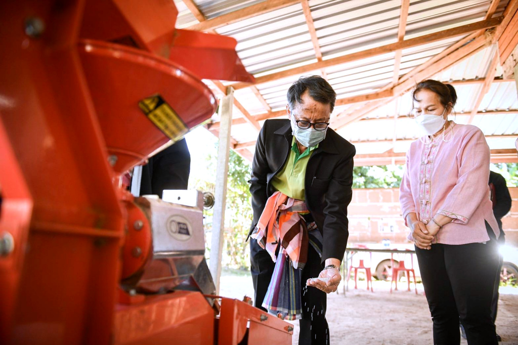 เลขาฯ มกอช. ตรวจเยี่ยมกลุ่มเกษตรกรผู้ปลูกข้าวอินทรีย์ต.หนองขาม พัฒนาระบบการผลิตข้าวมาตรฐาน โดยระบบ ICS 