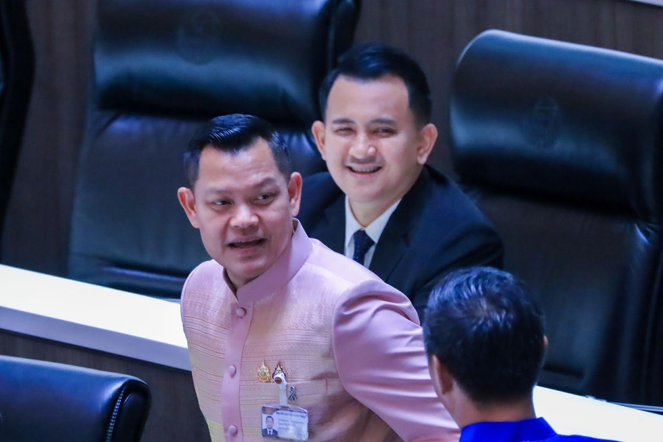 "ธนกร" ซัด "ปิยบุตร" รู้อยู่แก่ใจ "องคมนตรี" ไม่มีอำนาจงบประมาณ เลือกพูดไม่หมด ปลุกปั่น "ด้อมส้ม"