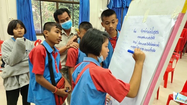 นิคมสร้างตนเองลำโดมใหญ่อุบลราชธานีผนึก อบต.โพนงามสร้างเยาวชนจิตอาสาช่วยผู้ประสบปัญหาทางสังคม