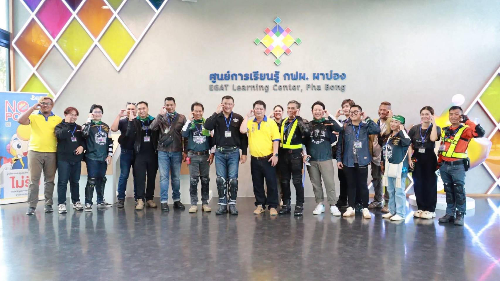 รองผู้ว่าฯแม่ฮ่องสอนร่วมกิจกรรมคาราวานท่องเที่ยวขี่มอเตอร์ไซค์ไป 7 อำเภอเที่ยวเมืองสามหมอกสู่เมืองรถม้า 