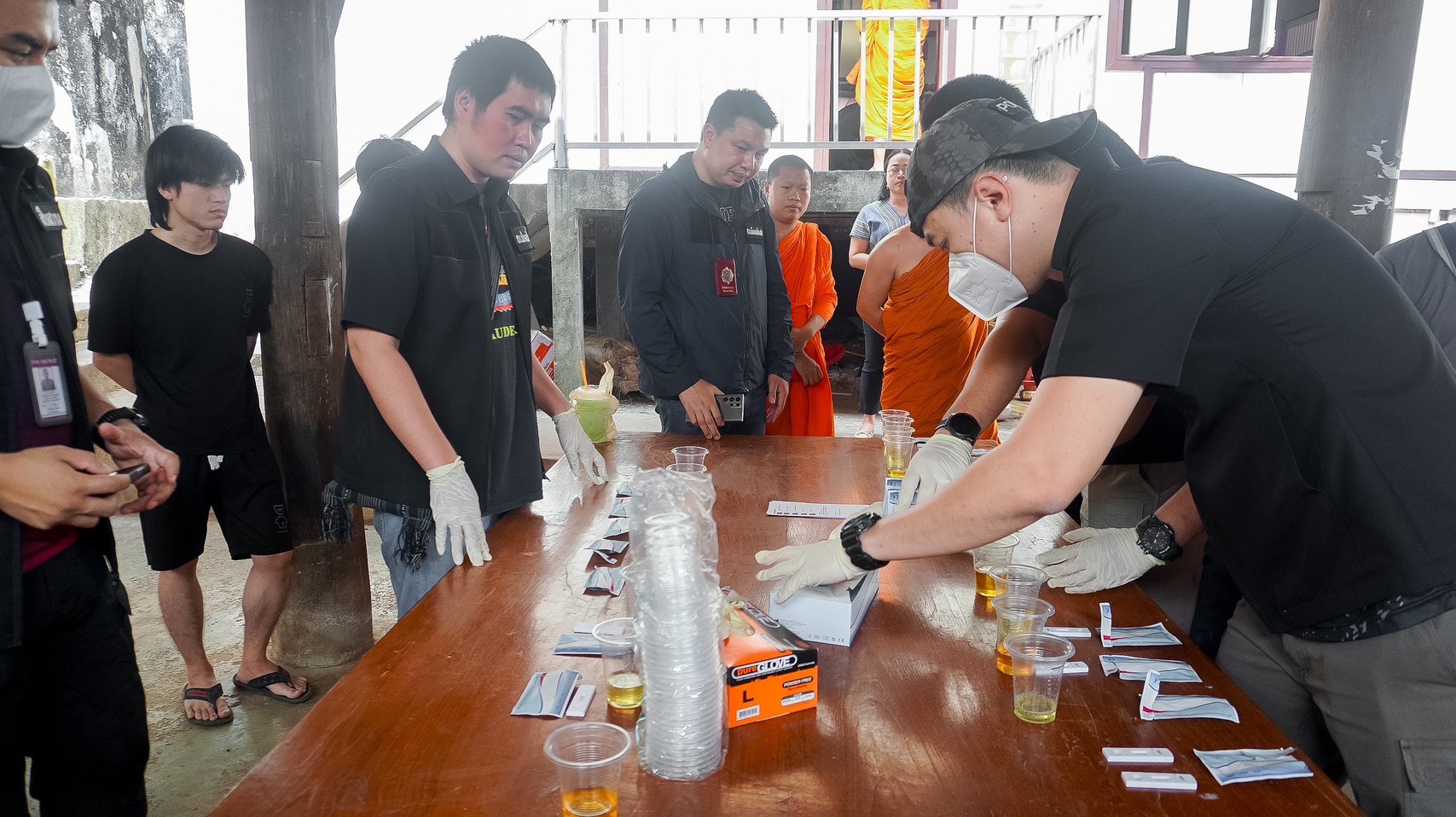 แม่ฮ่องสอนสุ่มตรวจปัสสาวะพระสงฆ์และสามเณรนำร่องพื้นที่วัดสีขาวปลอดยาเสพติดและบุหรี่ไฟฟ้า 