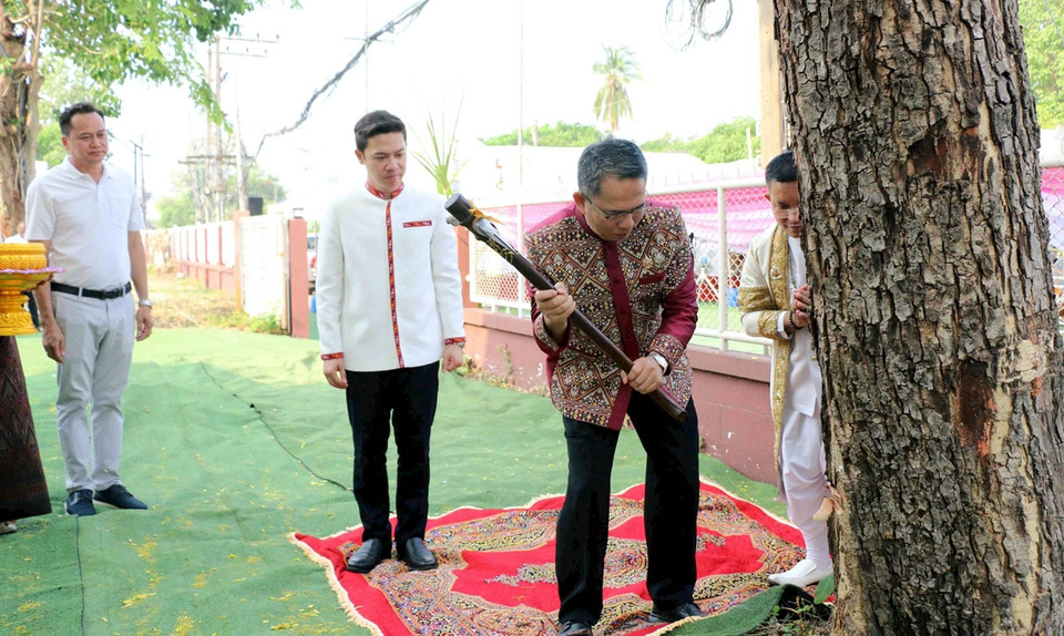 กาฬสินธุ์จัดพิธีพลีกรรมตัดราชพฤกษ์ สร้างเสาหลักเมืองใหม่ เสริมสิริมงคลบ้านเมือง