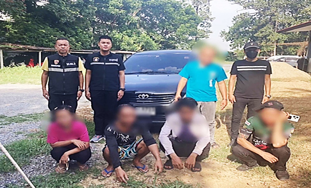 ตม.สุพรรณฯ สนธิกำลังตำรวจภูธร สกัดจับขบวนการลักลอบขนแรงงานต่างด้าวผิดกฎหมาย