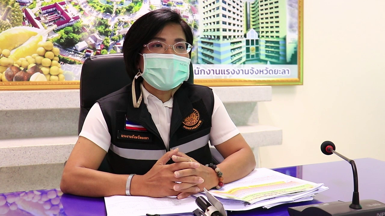 แรงงานจังหวัดยะลา ลงพื้นที่รณรงค์ให้กลุ่มผู้ใช้แรงงานฉีดวัคซีน  พร้อมแจกหน้ากากอนามัย กว่า 1,740 ครัวเรือน