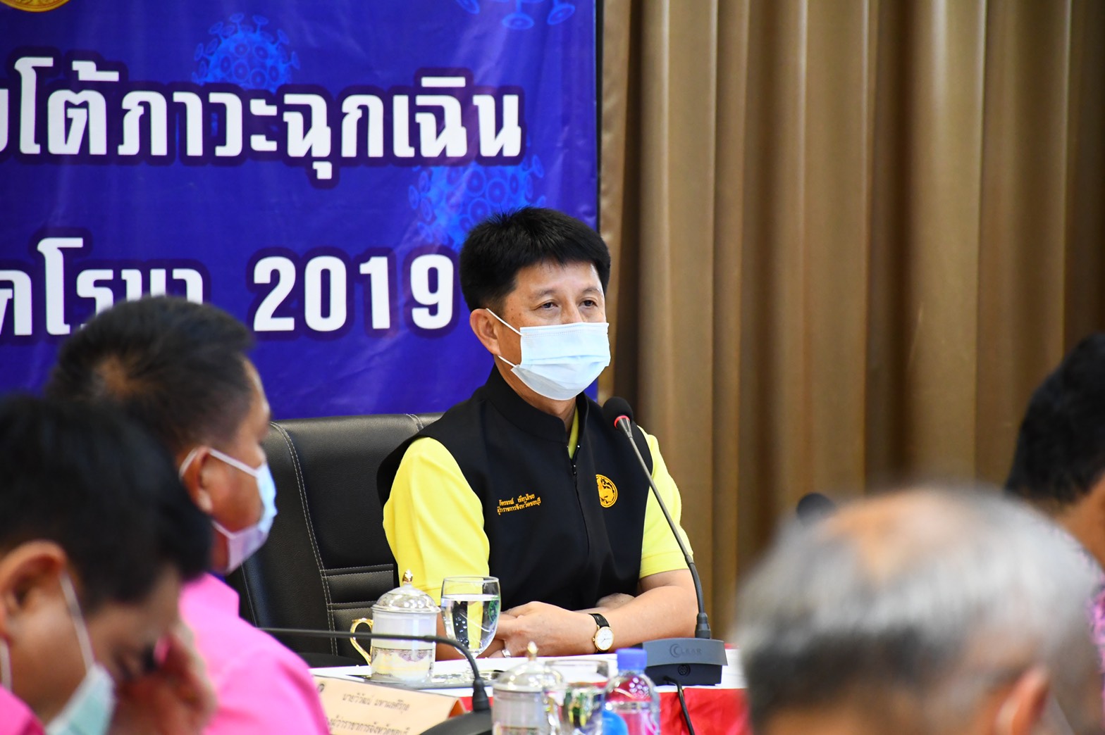 ชลบุรี  คงมาตรการพื้นที่สีแดงเช้ม เน้นตรวจเชิงรุกคลัสเตอร์โรงงาน เร่งเปิดสถานแยกกักตัวในชุมชน เตรียมรับผู้ติดเชื้อ