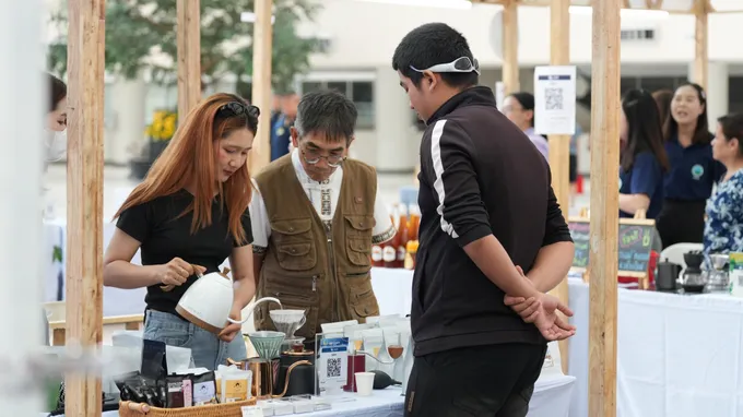 โค้งสุดท้าย! ชิมกาแฟจากขุนเขาสู่แก้ว ในงาน CONNECT EXPO ตลาดทันสมัย เชื่อมต่อทุกสไตล์