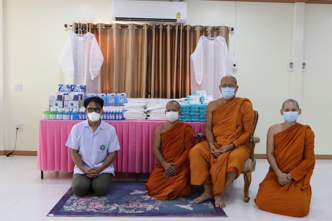 เจ้าประคุณสมเด็จพระมหาธีราจารย์ มอบอุปกรณ์ทางการแพทย์ ให้ รพ.สหัสขันธ์